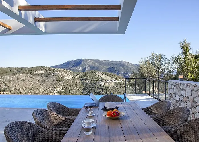 Luxe Villa Syvota